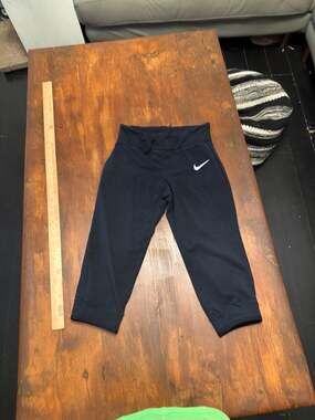 Nike Women's Dri-FIT Just Do It Waistband Capri Training Pants